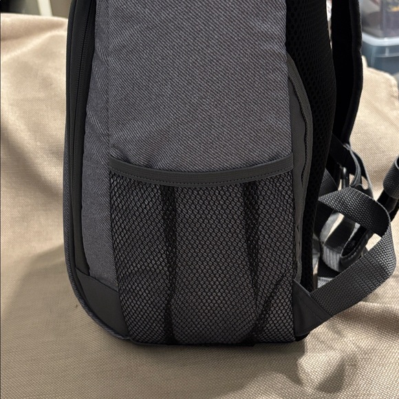 Igloo Laguna Backpack Cooler Bag - Picture 6 of 11